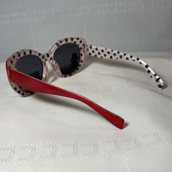 *5 for $25* NWOT Kids FGX International Fashion Sunglasses Red Butterfly Cat Eye - Picture 3 of 4
